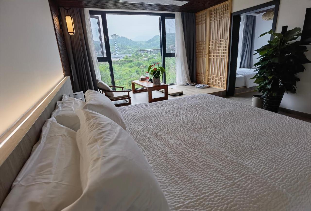 Heaven'S Gate Home Stay --Free Pick Up Service--Panoramic View Of Tianmen Mountain Жангжиаже Екстериор снимка